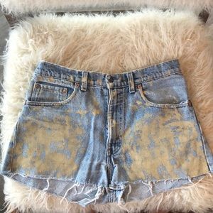 Urban Outfitters Levi’s, High-waisted Shorts - 27